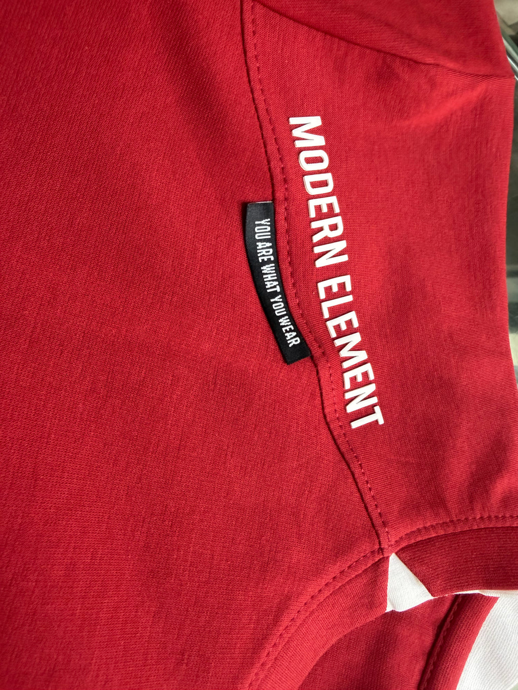 MODERN ELEMENT STYLISH CUT ROUND NECK